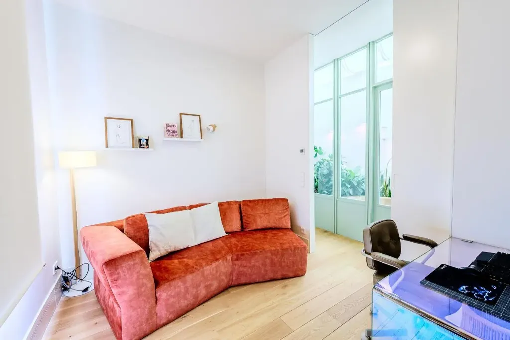 Elutuba - Luxury Apartment with Interior Garden in Madrid