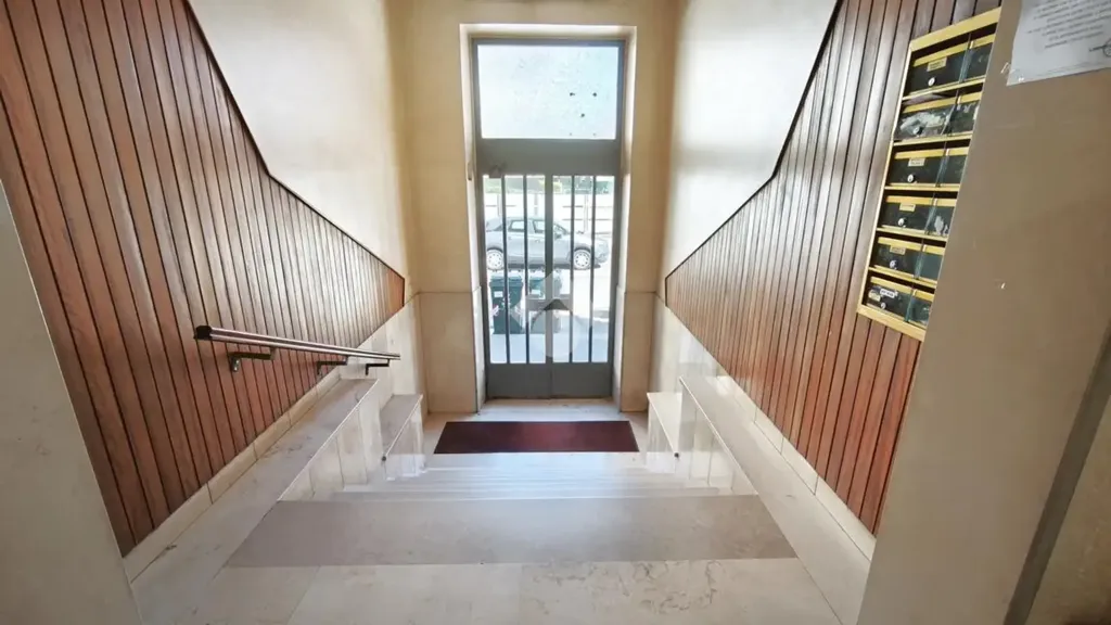 hallway_entrance