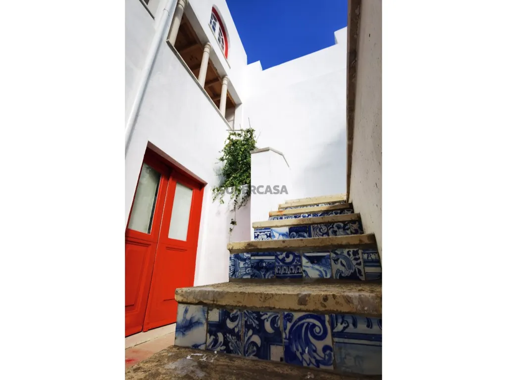 Rooms - Historic Triplex with Pool in Costa da Caparica