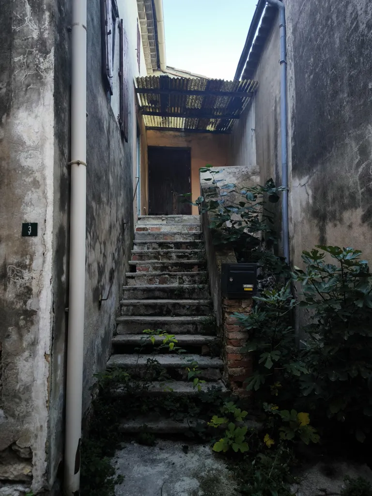 Pièces - Maison de village à rénover avec cour intérieure