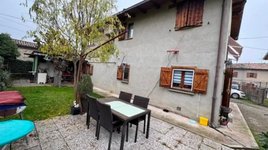 Terrazza - Rustic Villa with Garden in Castelvetro di Modena