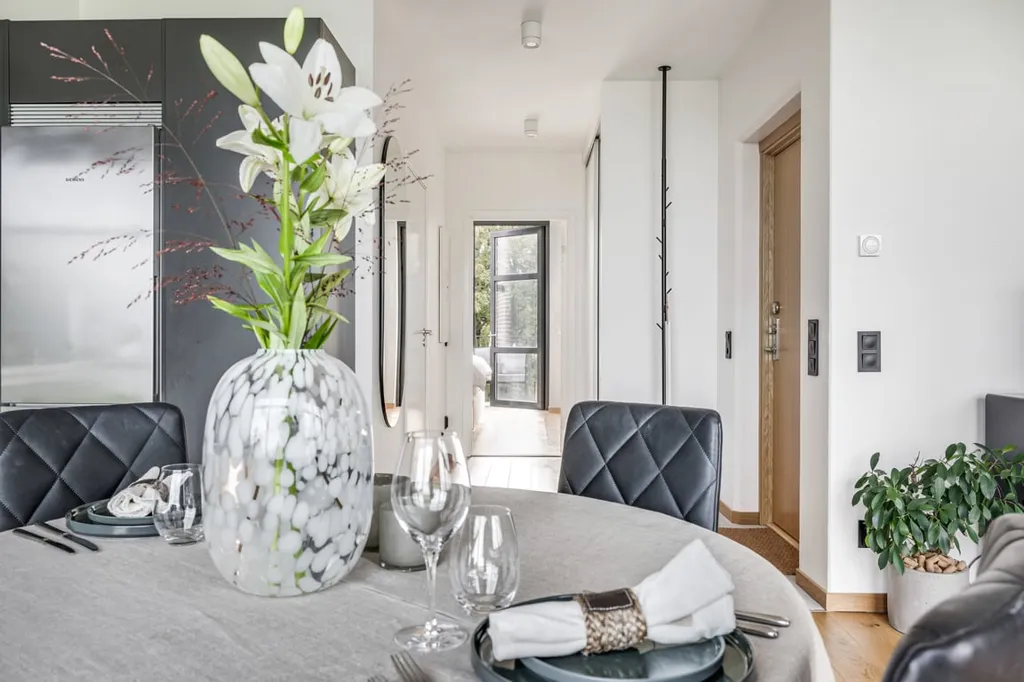 Salle à manger - Modern Two-Bedroom Flat with Vättern View in Jönköping