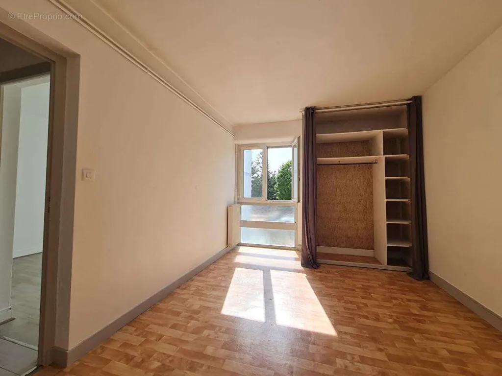 Pièces - Appartement avec Balcon au Centre de La Rochelle