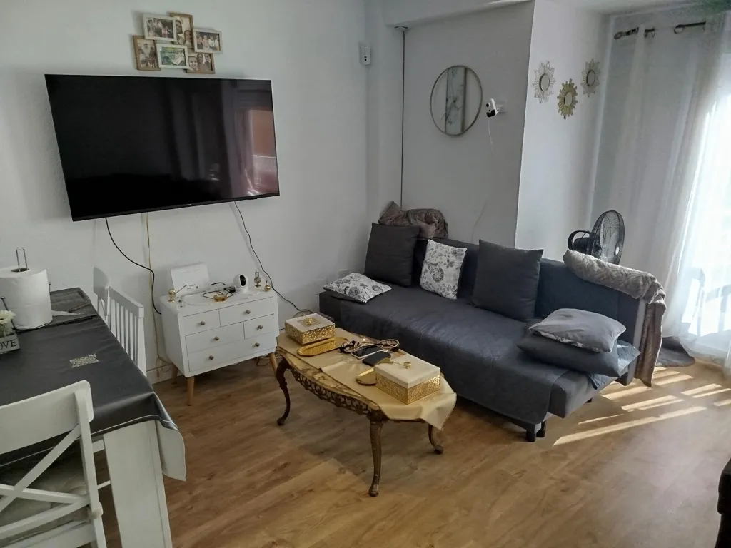 Elutuba - Refurbished Flat with Fitted Kitchen in Carolinas