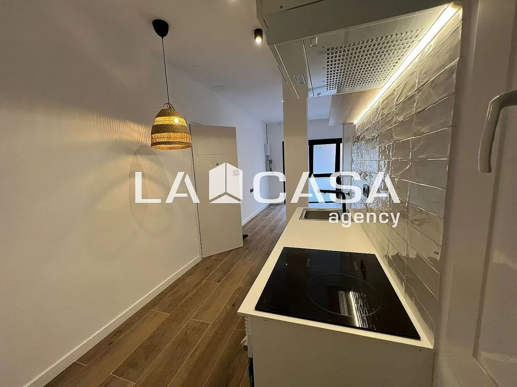 Loft in Reform with AC in Carrer de Velia