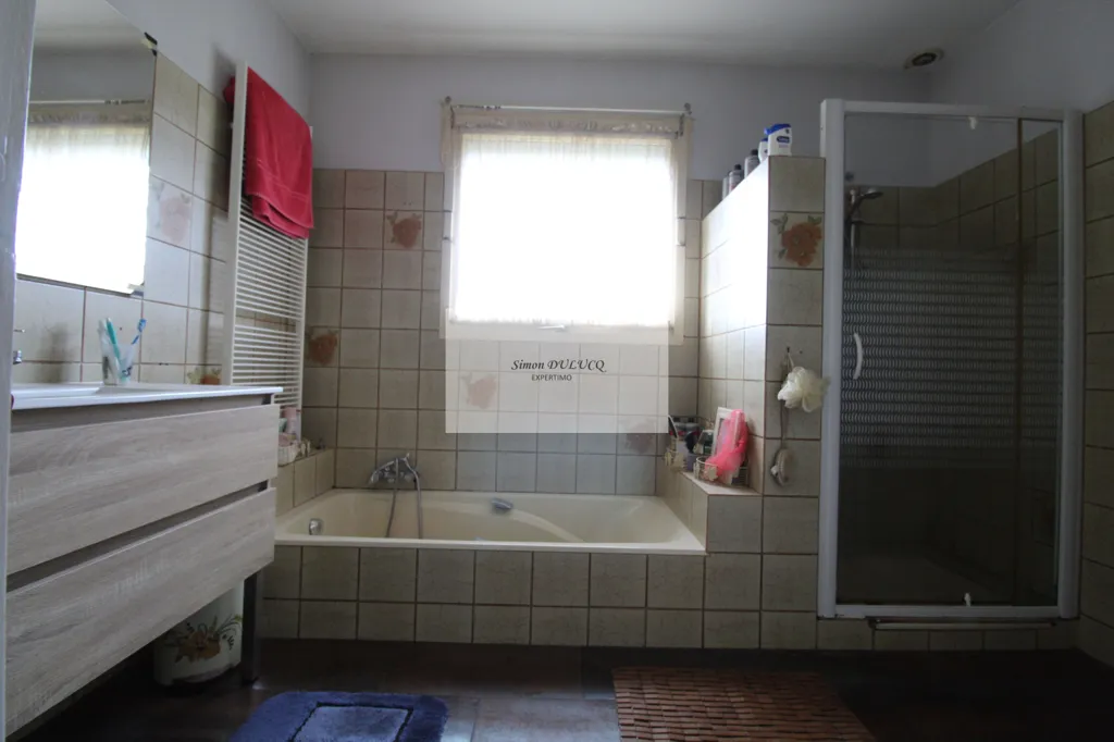 Salles de bain - Maison avec Sous-sol et Terrain à Lacaune
