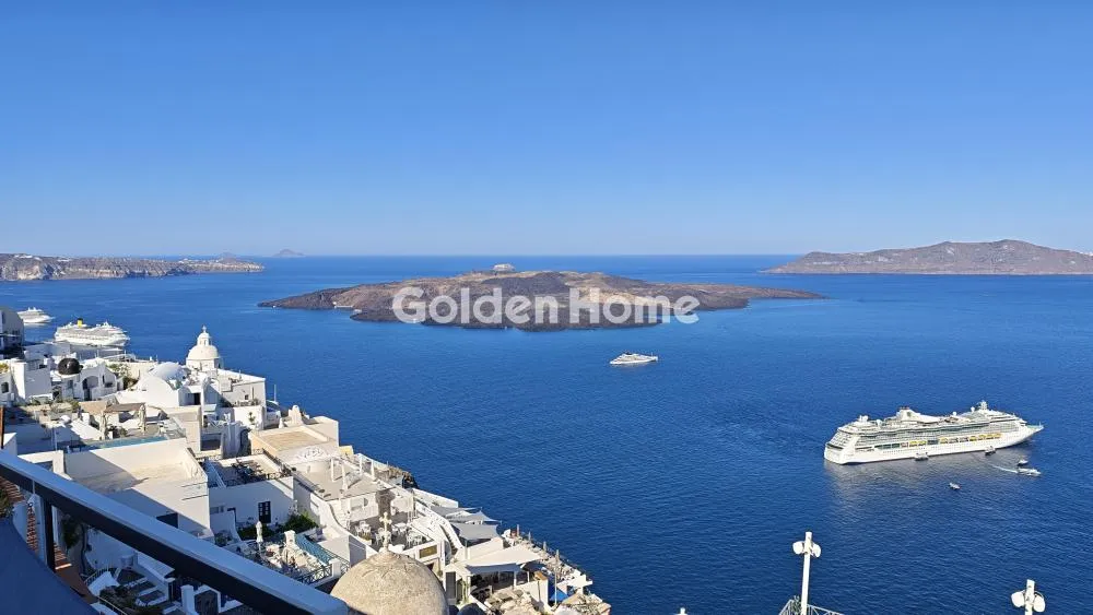 Balcon - Commercial Property with High Footfall in Thira