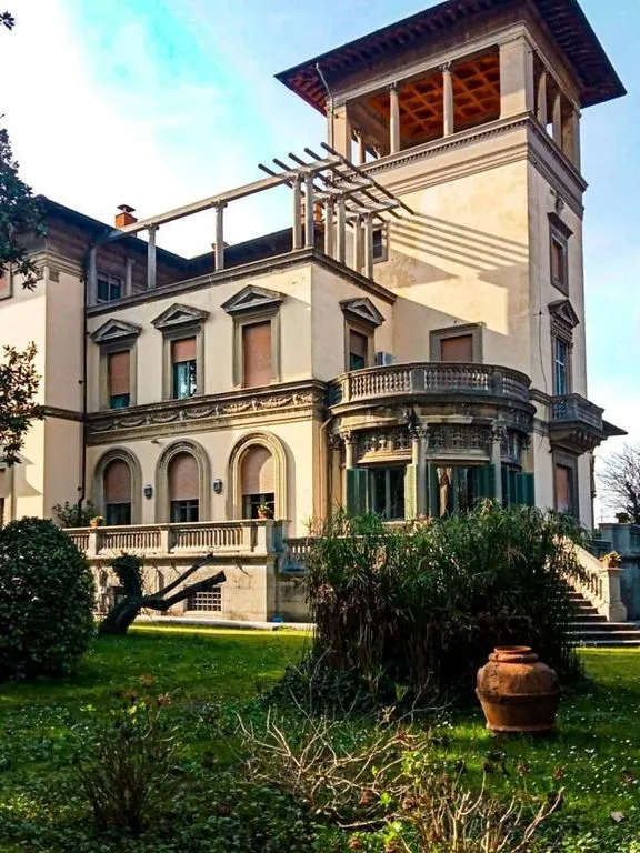 Välivaade - Art Nouveau Villa with Private Park in Pisa