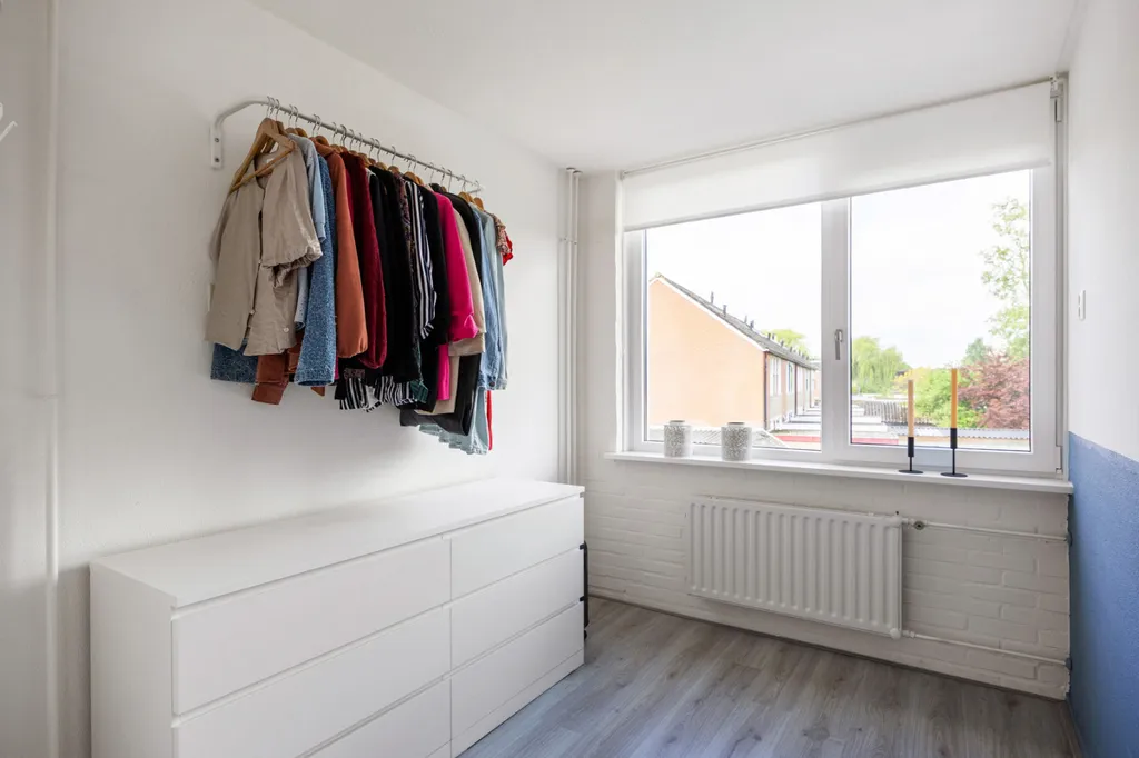 Toad - Modernised Semi-Detached House with Garden in Marum