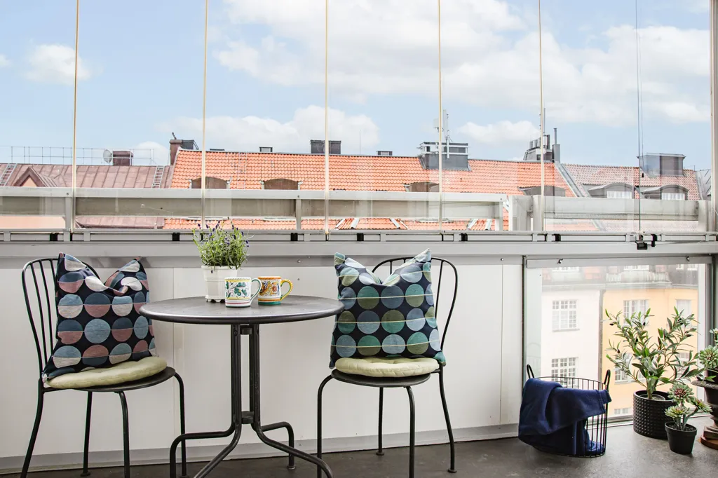 Balcon - Renovated Apartment with Balcony in Östermalm