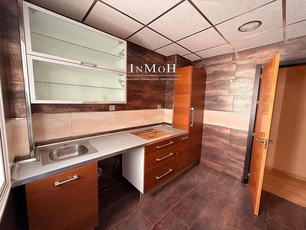 Köök - Modern Flat with East View in San Fernando