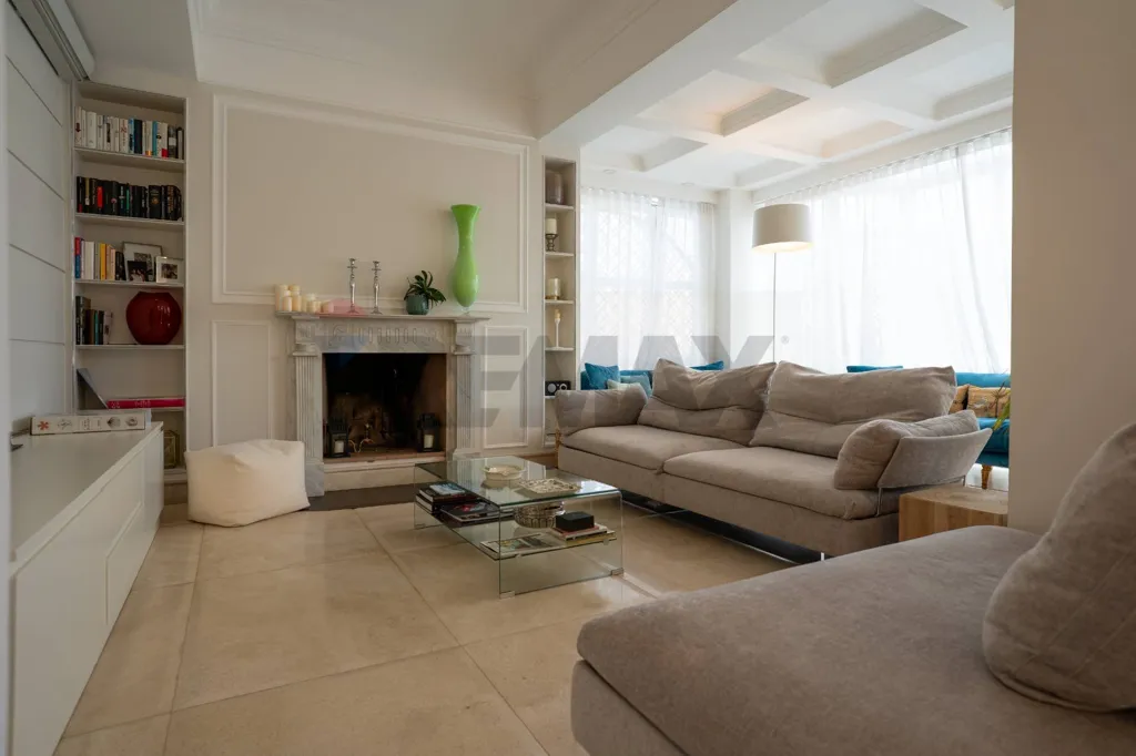 Elutuba - Penthouse with Terraces in Parioli, Rome