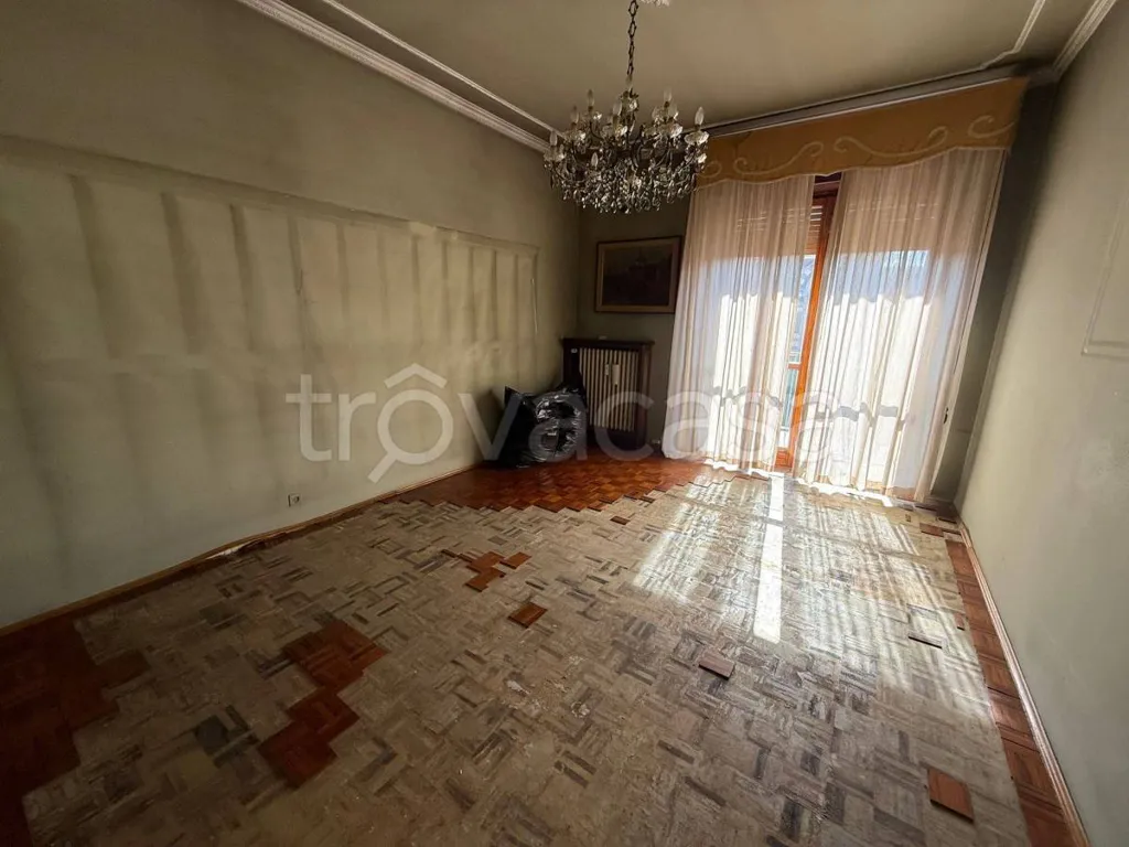Elutuba - Quadruplex with Triple Exposure in Corso Vercelli, Turin