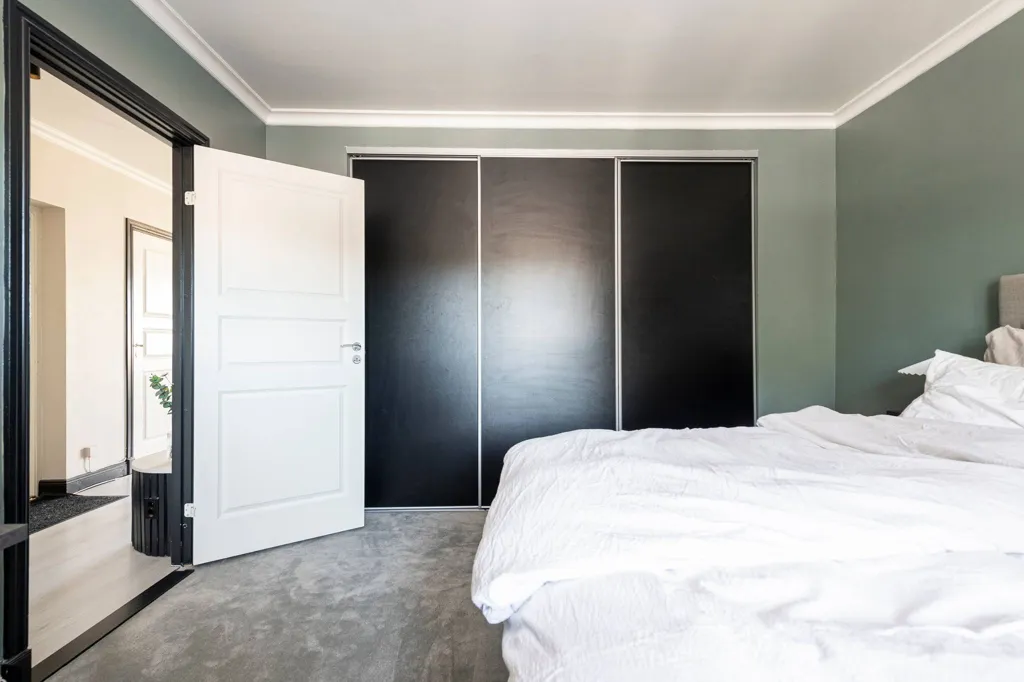 Magamistoad - Modern Two-Bedroom Flat with Balcony in Västmanland
