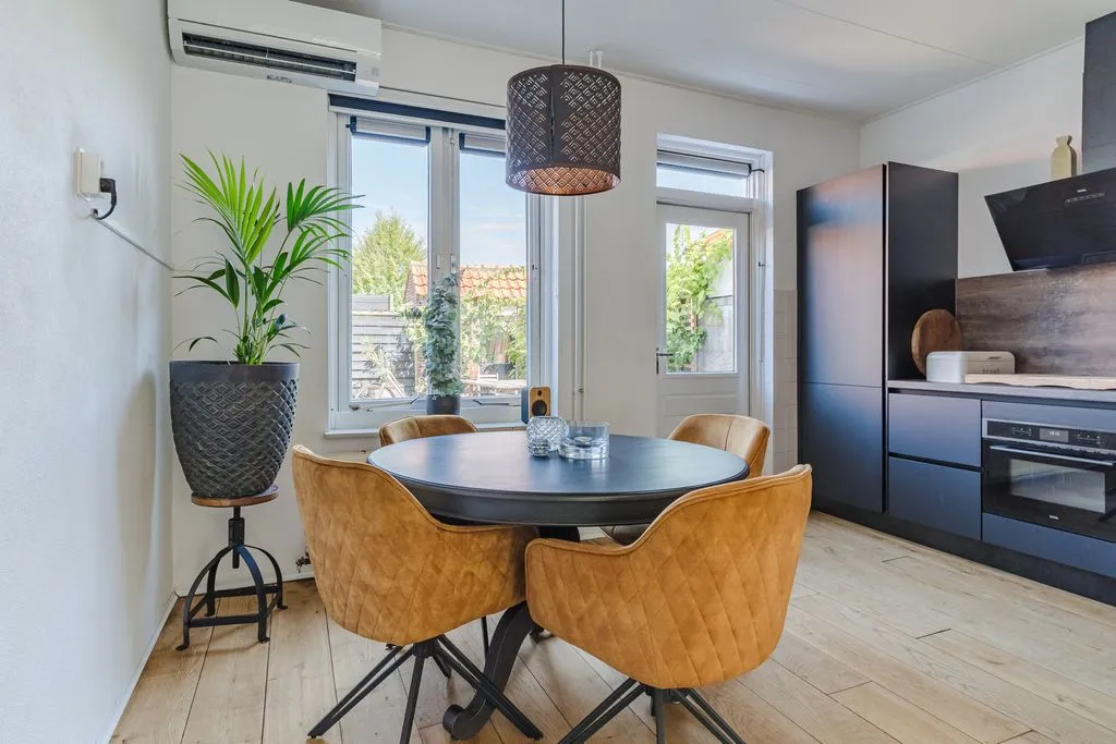 Söögituba - Modernised Semi-Detached House with Solar Panels in Oss