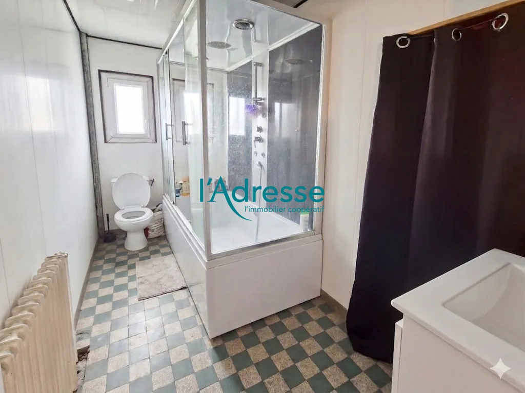 Vannitoad - House with Basement and Garden in Saint-Pierre