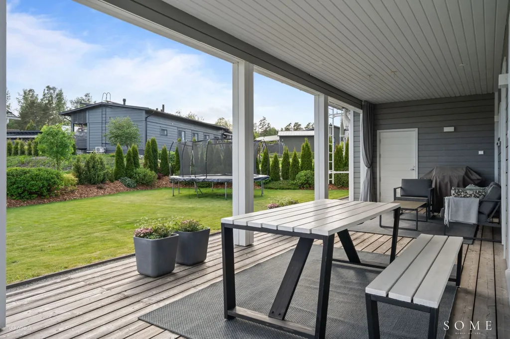 Terrass - Modern Villa with Sauna in Tuusula