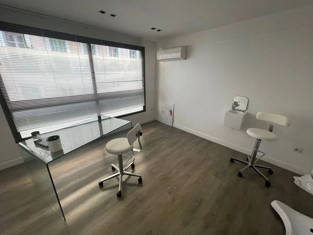 Bureau - Bureaux de Luxe avec Vue Rue d'Antibes à Cannes