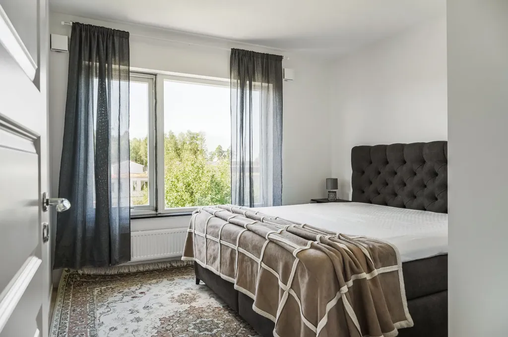 Camere da letto - Eco-Friendly Duplex with Solar Panels in Läggesta