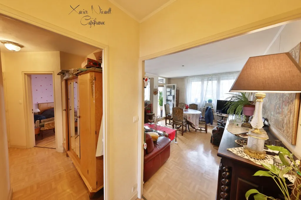 Entrée - Appartement 3 Pièces avec Loggia au Centre de Mâcon