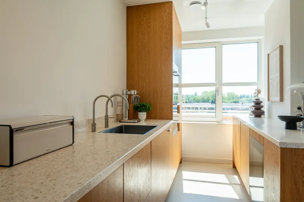 4-toaline korter asukohas Amsterdam