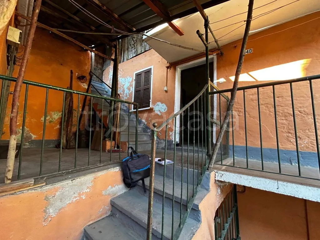 Toad - Three-Storey House with Garden in Bagnasco