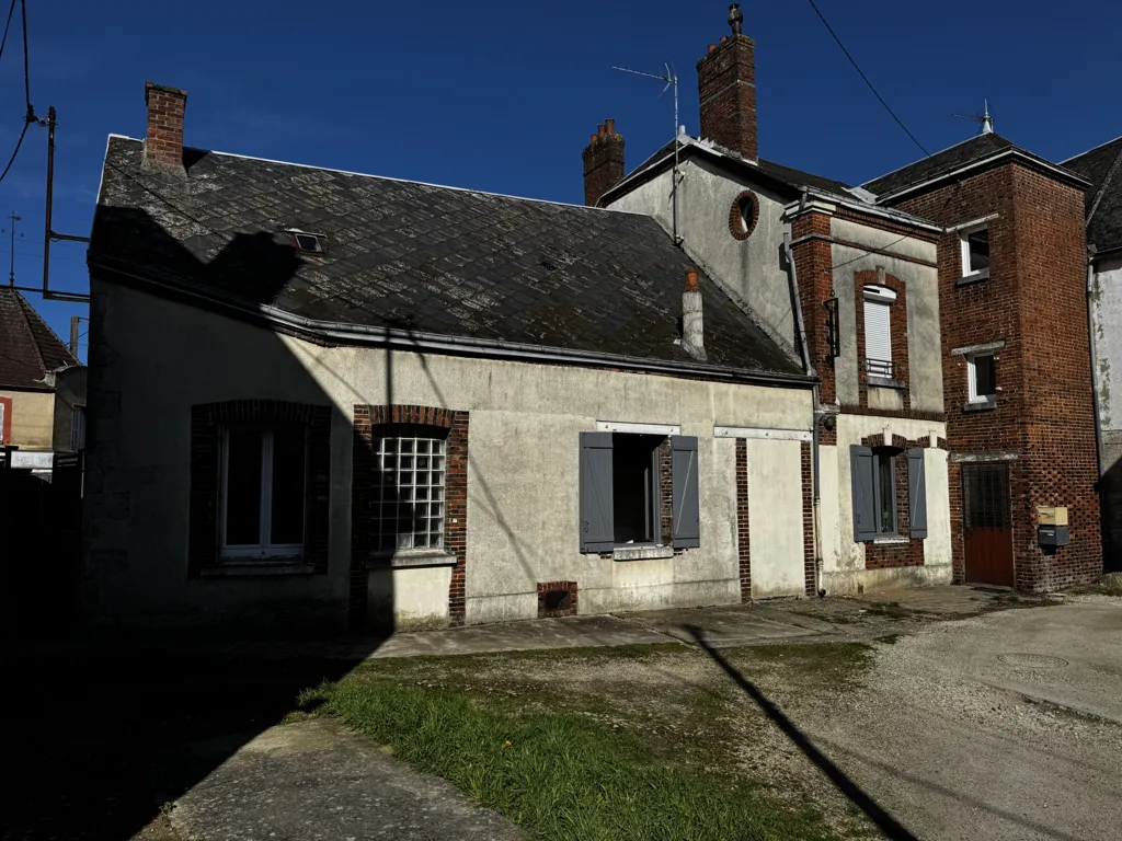 Exterior - 3-Unit Apartment Building in Voves