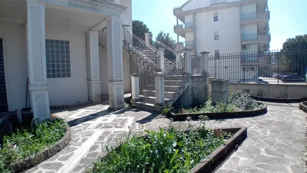 Garden - Contemporary Villa with Multiple Terraces in Chieti