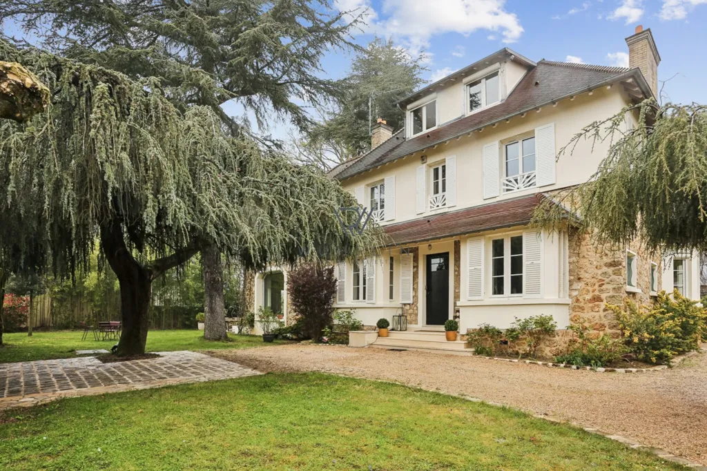 Välivaade - Charming 1930s House with Garden in Vaucresson