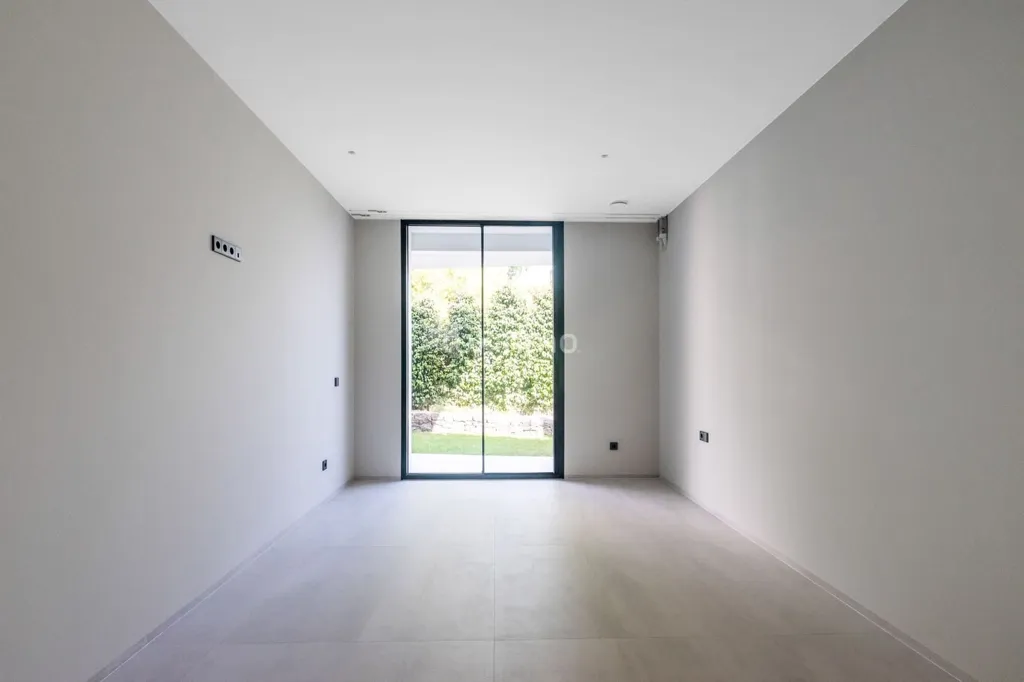 hallway_entrance