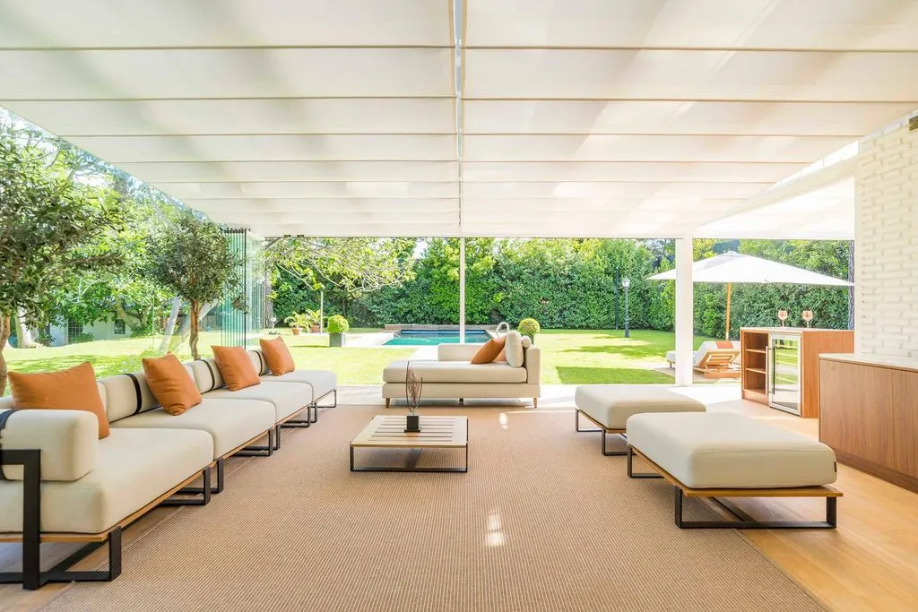 Terrace - Luxury Detached House with Pool in La Florida, Madrid
