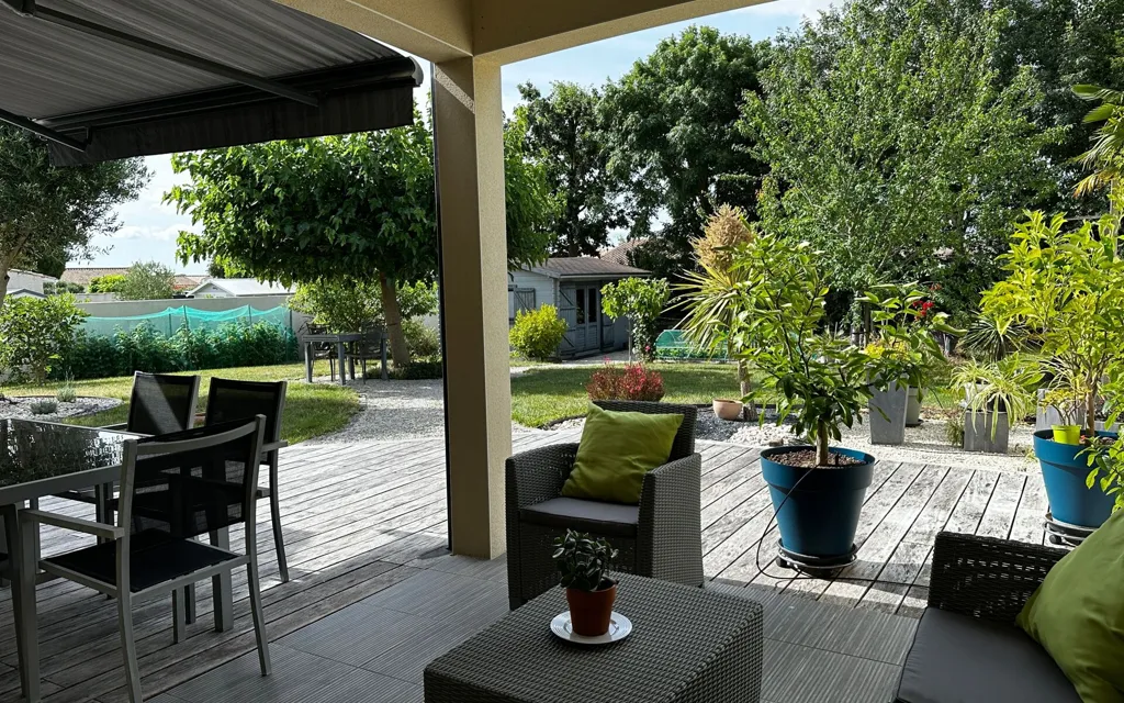 Terrass - Contemporary House with Garden in Soubise