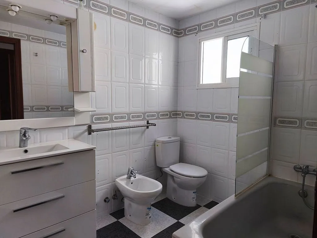 Bagni - Twin-bedroom Flat with Terrace in El Naranjo