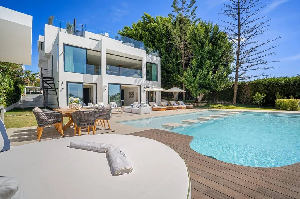 Piscine - Luxury Villa with Infinity Pool in Marbella