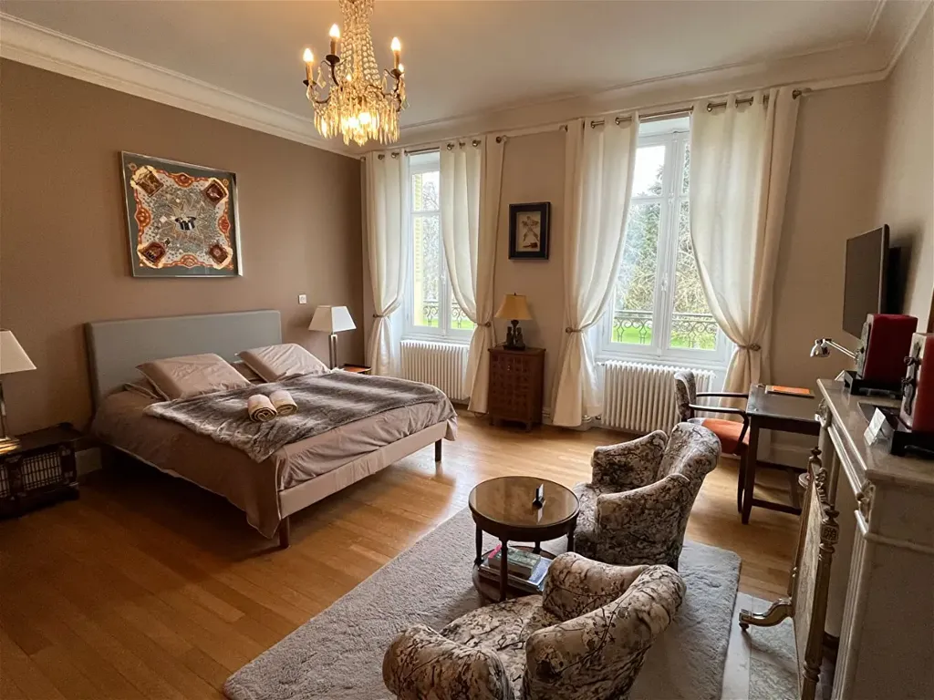 Maison 14 pièces à Nevers