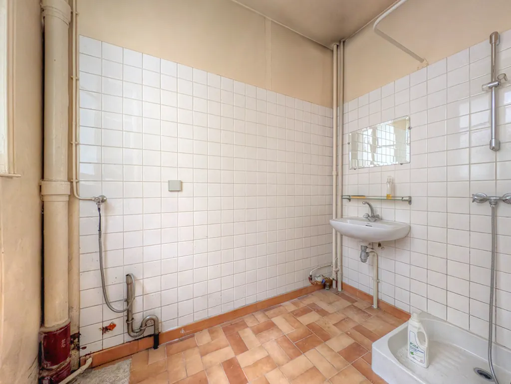 Salles de bain - Appartement 2 Pièces en RDC à Bécon
