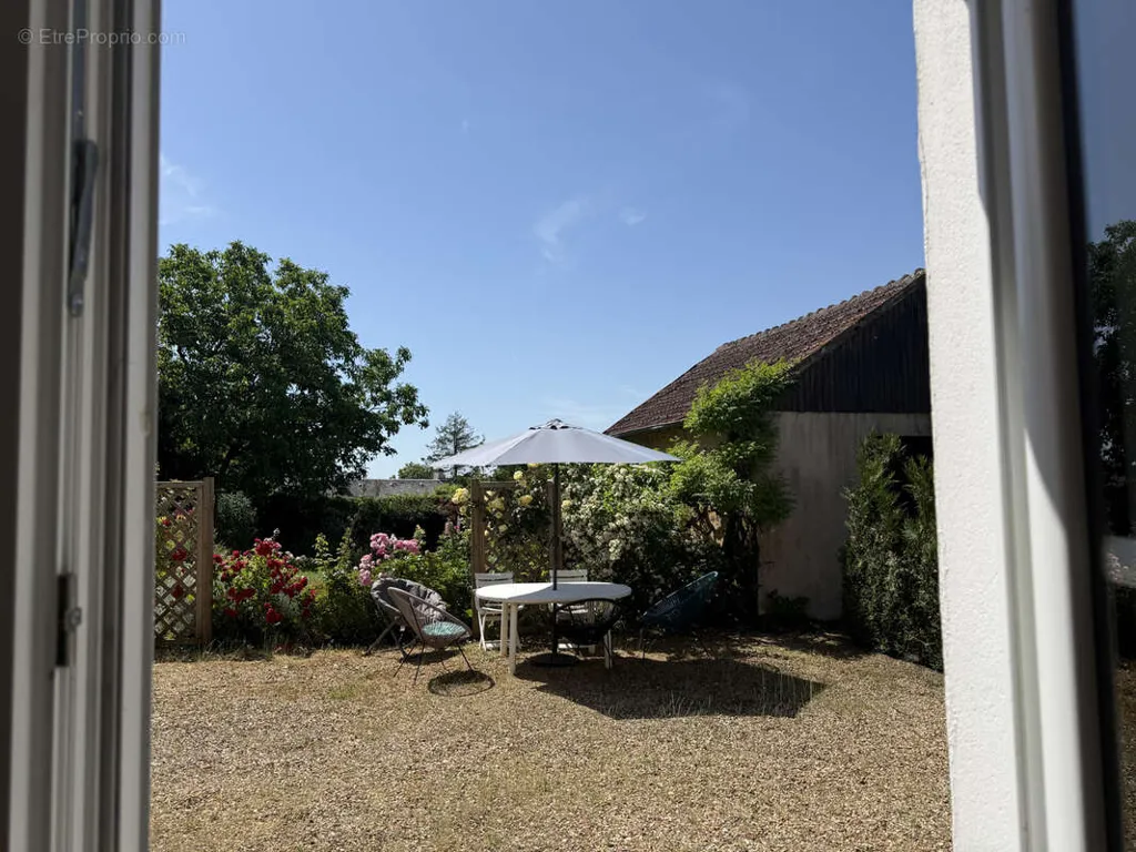 Jardin - Maison Rénovée avec Parc à Crezancy-En-Sancerre
