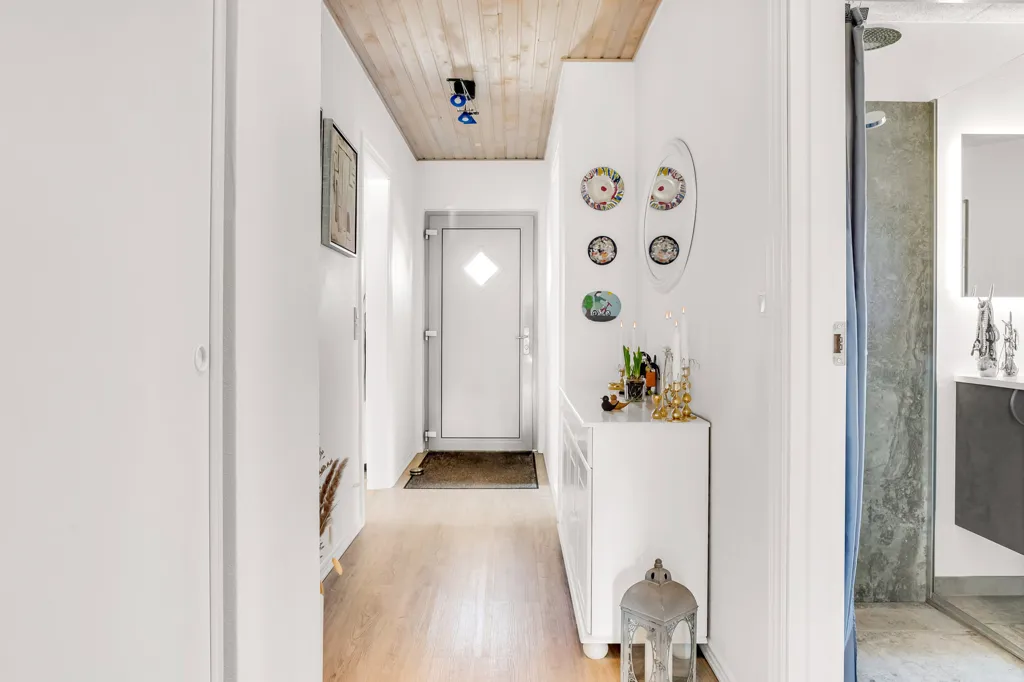 hallway_entrance