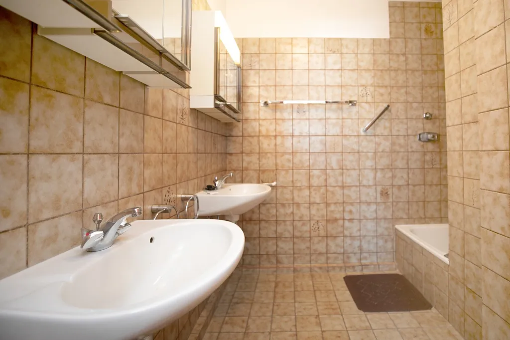 Salles de bain - Maison 6 chambres à Dietzenbach