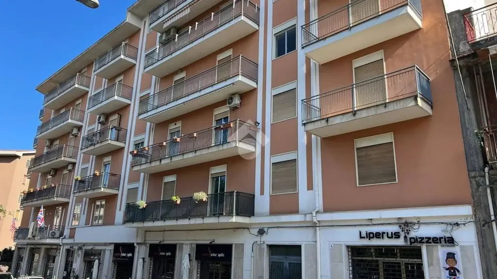 Välivaade - Modernised Apartment with Balcony in Giarre