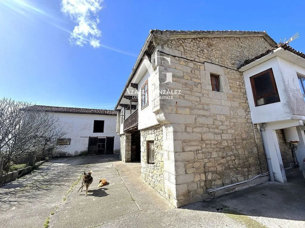 Välivaade - Historic House with Sea Views in Cortiguera
