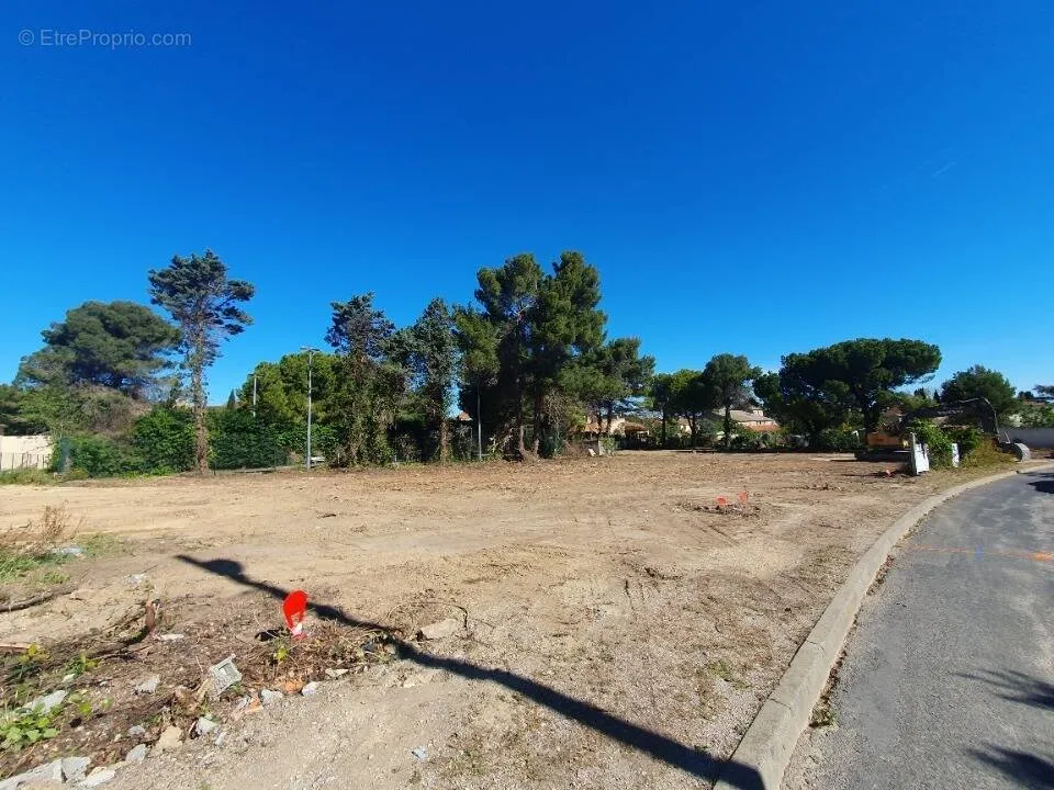 Aed - Plot with Garden in Fleury, Aude