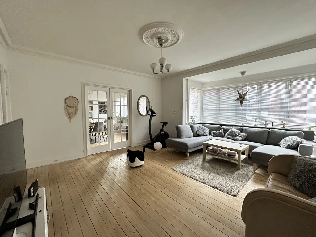 Elutuba - 4-Bed Apartment with Balcony in Aalborg