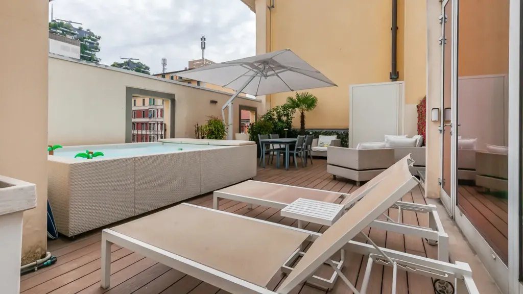 Terrass - Luxury Penthouse with Pool in Isola, Milan