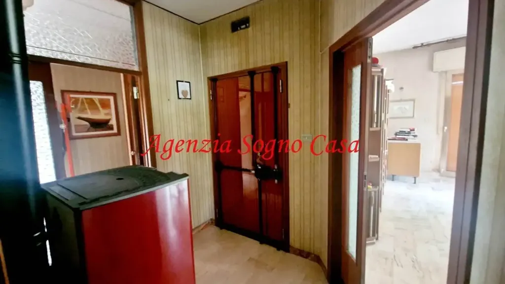 hallway_entrance