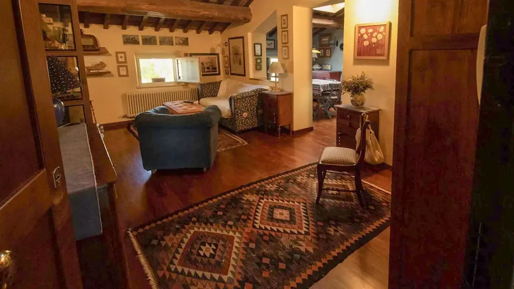 Elutuba - Restored Tuscan-Style Apartment in Siena