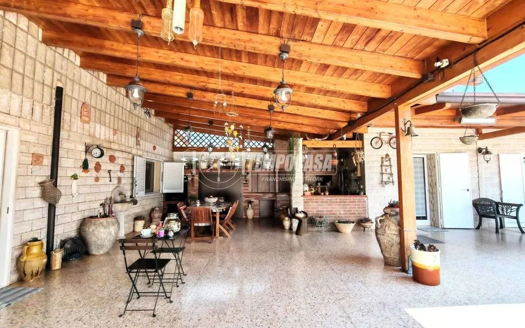 Terrasse - Luxury Villa with Private Garden in Carraro Procino