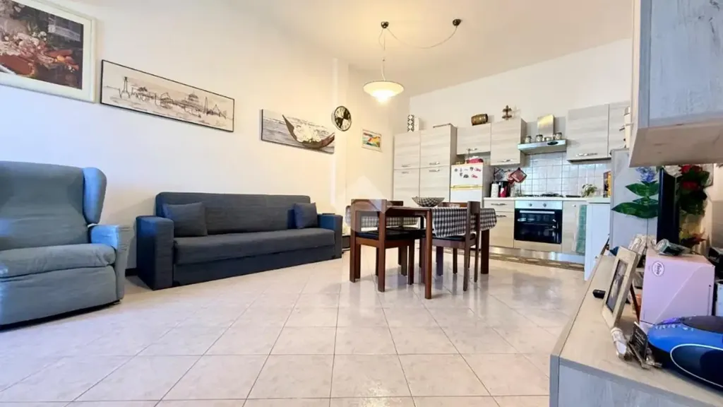 Séjour - Ground Floor Apartment with Garage in Vigasio