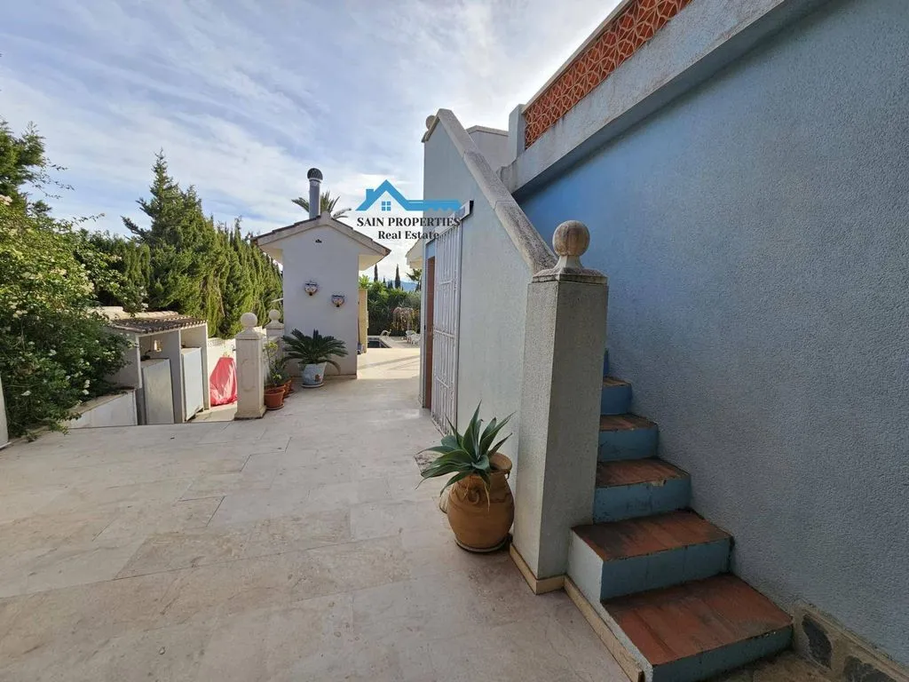 Toad - Luxury Villa with Pool in Colonia Escandinavia