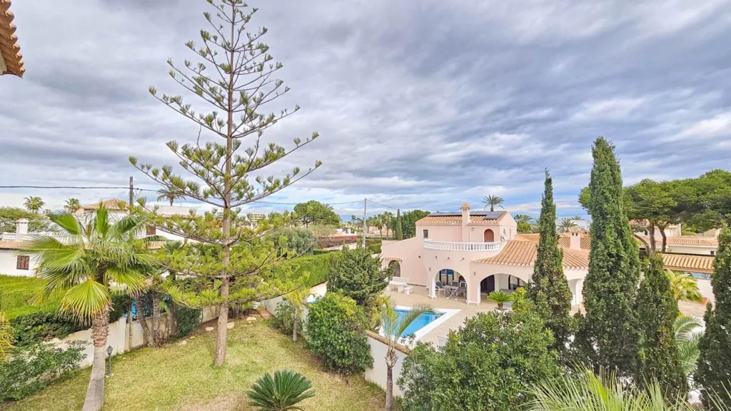 Jardin - Luxury Villa with Pool in Cabo Roig